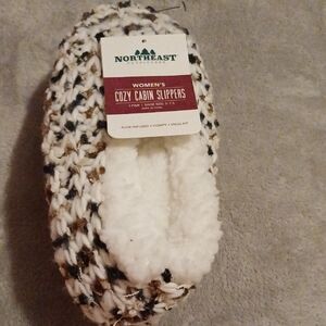 Northeast Outfitters Women's Cozy Cabin Slippers - White and Brown